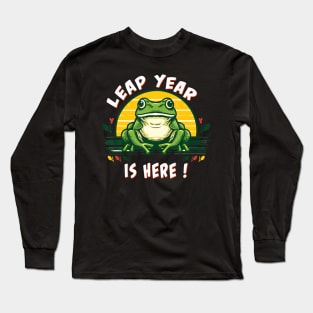 Leap Year Birthday Feb 29th 2024 Leap Day Funny Frog Long Sleeve T-Shirt